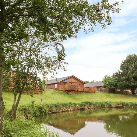 Makins Lodges Nuneaton Buitenkant foto