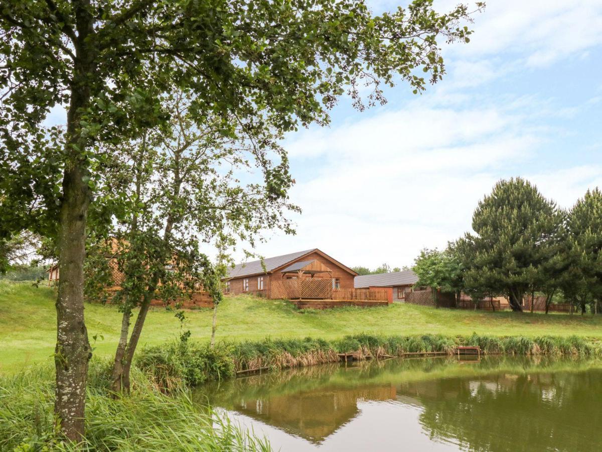 Makins Lodges Nuneaton Buitenkant foto