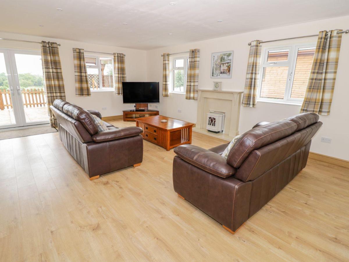 Makins Lodges Nuneaton Buitenkant foto